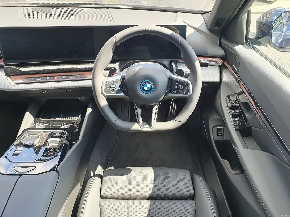 BMW 5-Series 530e M Sport Saloon - Image 5