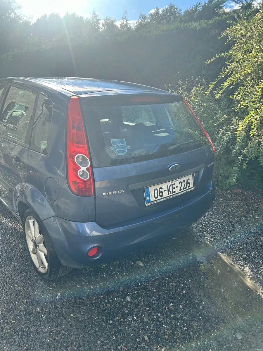Ford Fiesta Zetec - Image 2