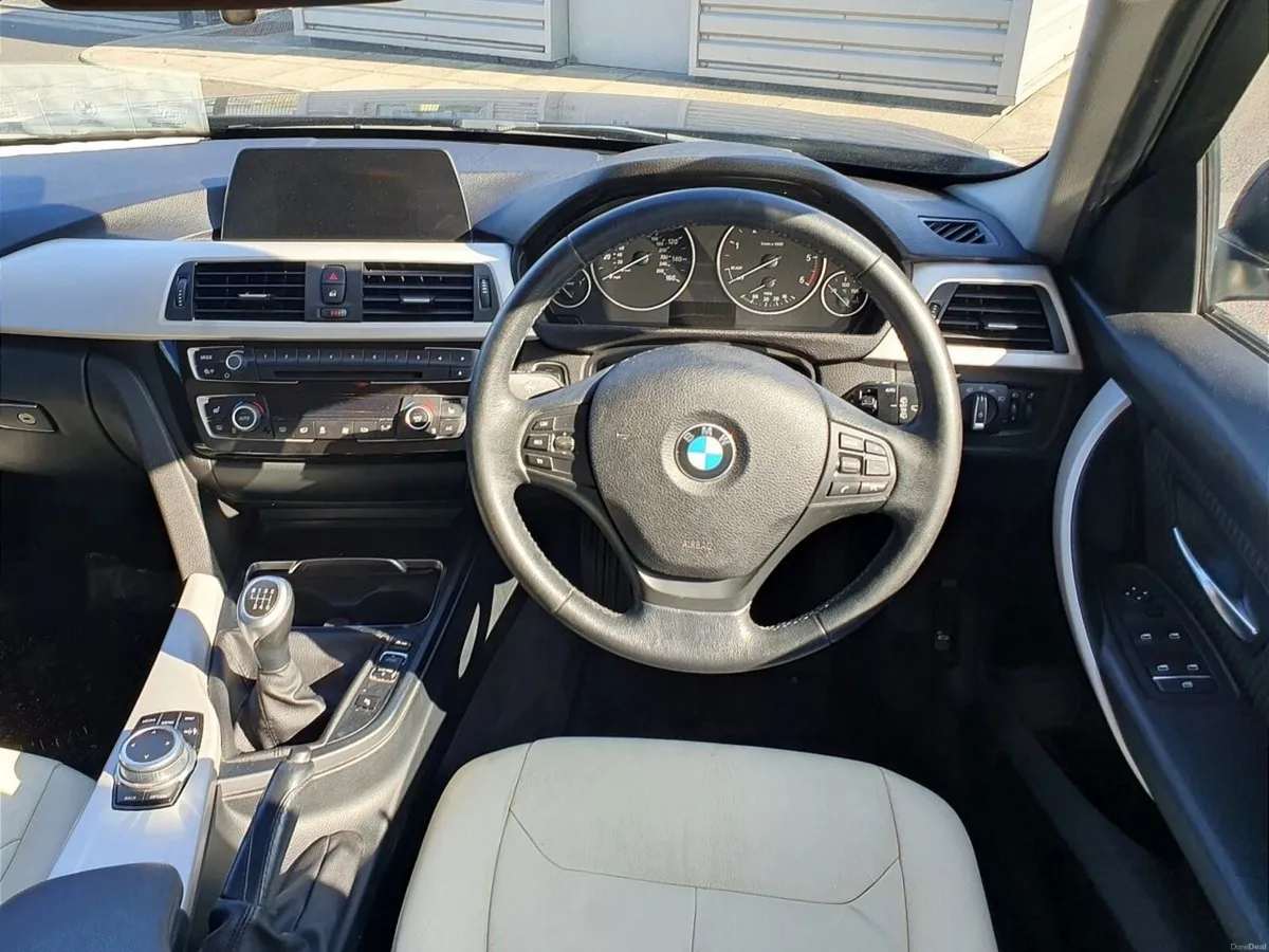BMW 3-Series 318d SE Touring - Image 5