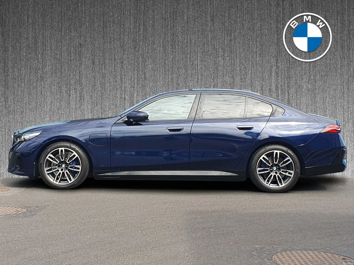 BMW 5-Series 530e M Sport Saloon - Image 3