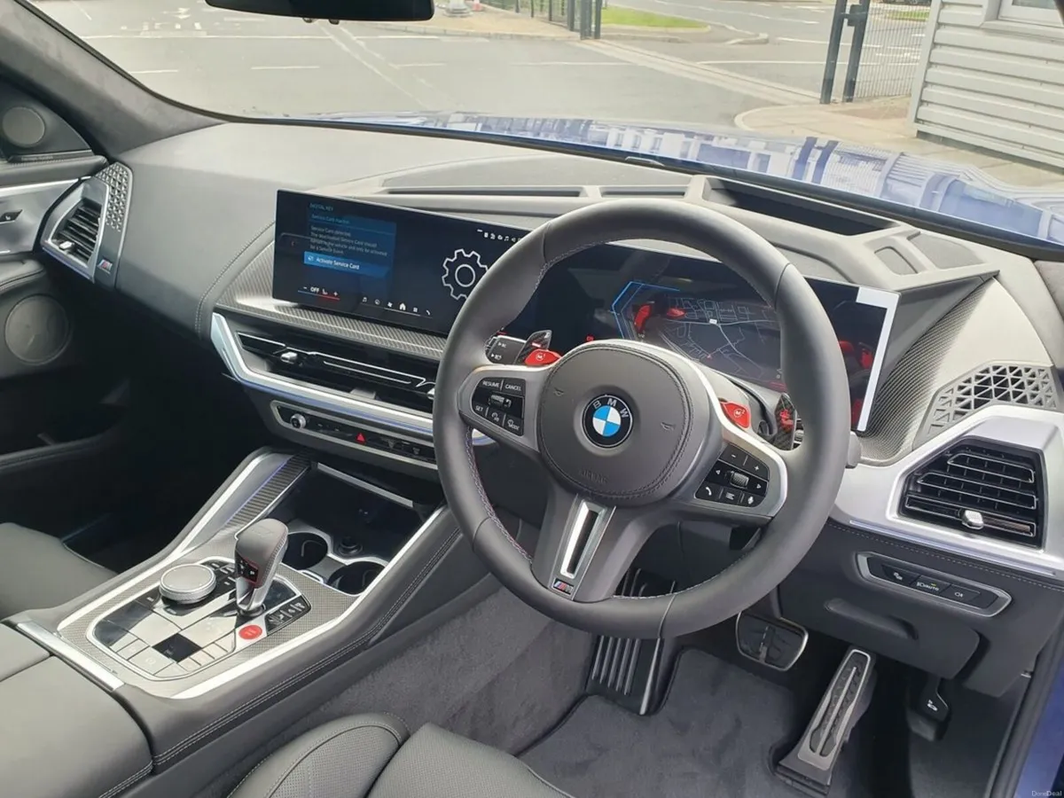 BMW XM 50e - Image 6