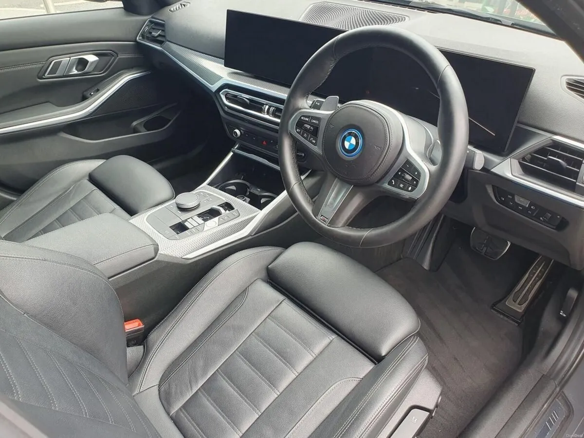BMW 3-Series 330e M Sport Saloon - Image 6