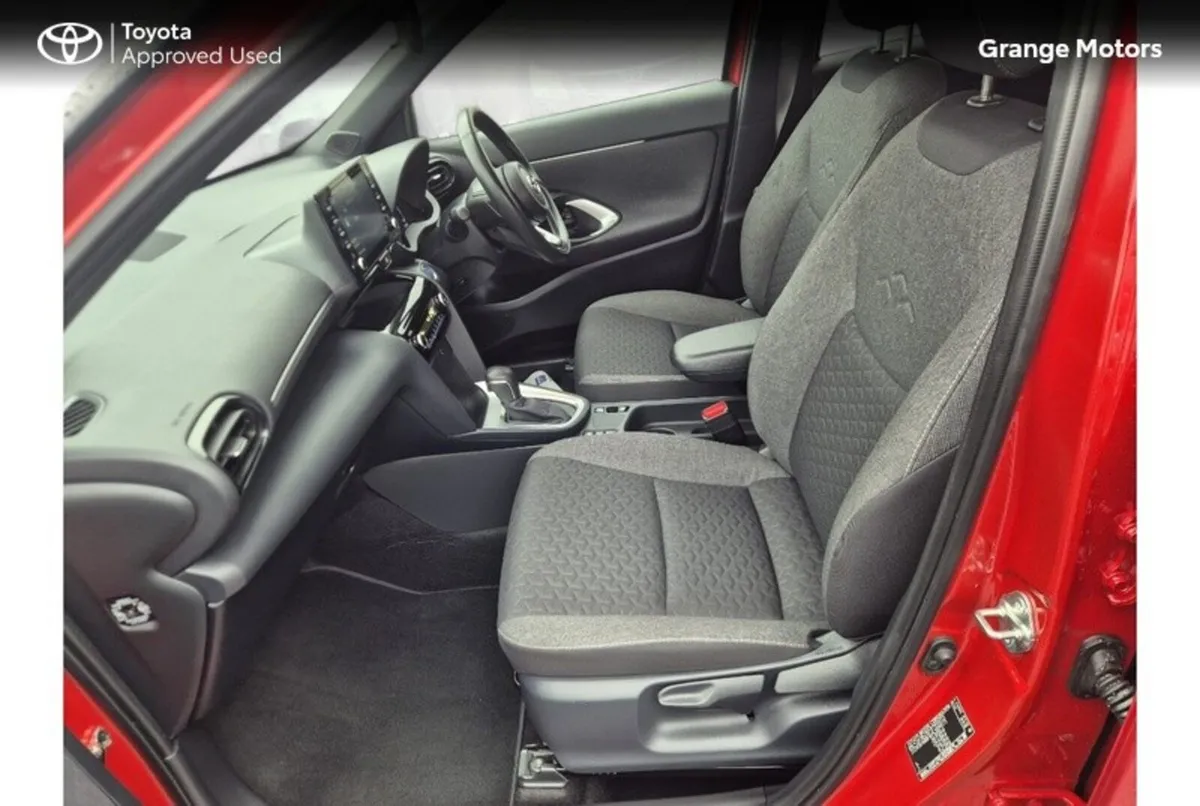 Toyota Yaris Cross 1.5 HYBRID LUNA SPORT BI-TONE 5 - Image 6