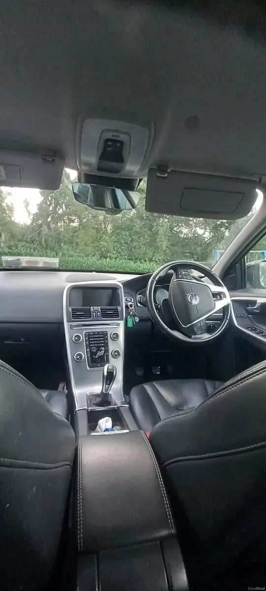 Volvo XC60 2017 - Image 4