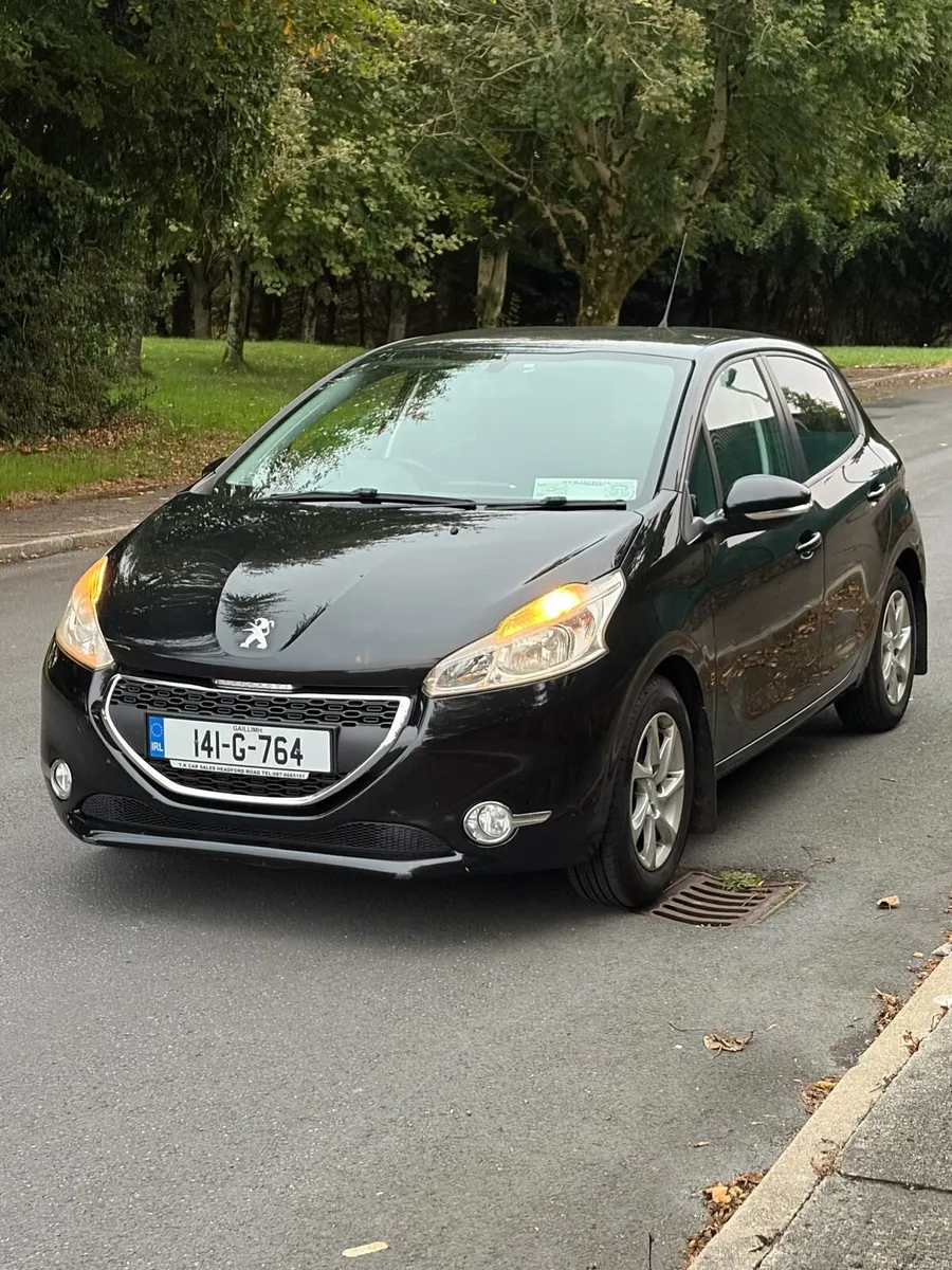 Peugeot 208 - Image 2