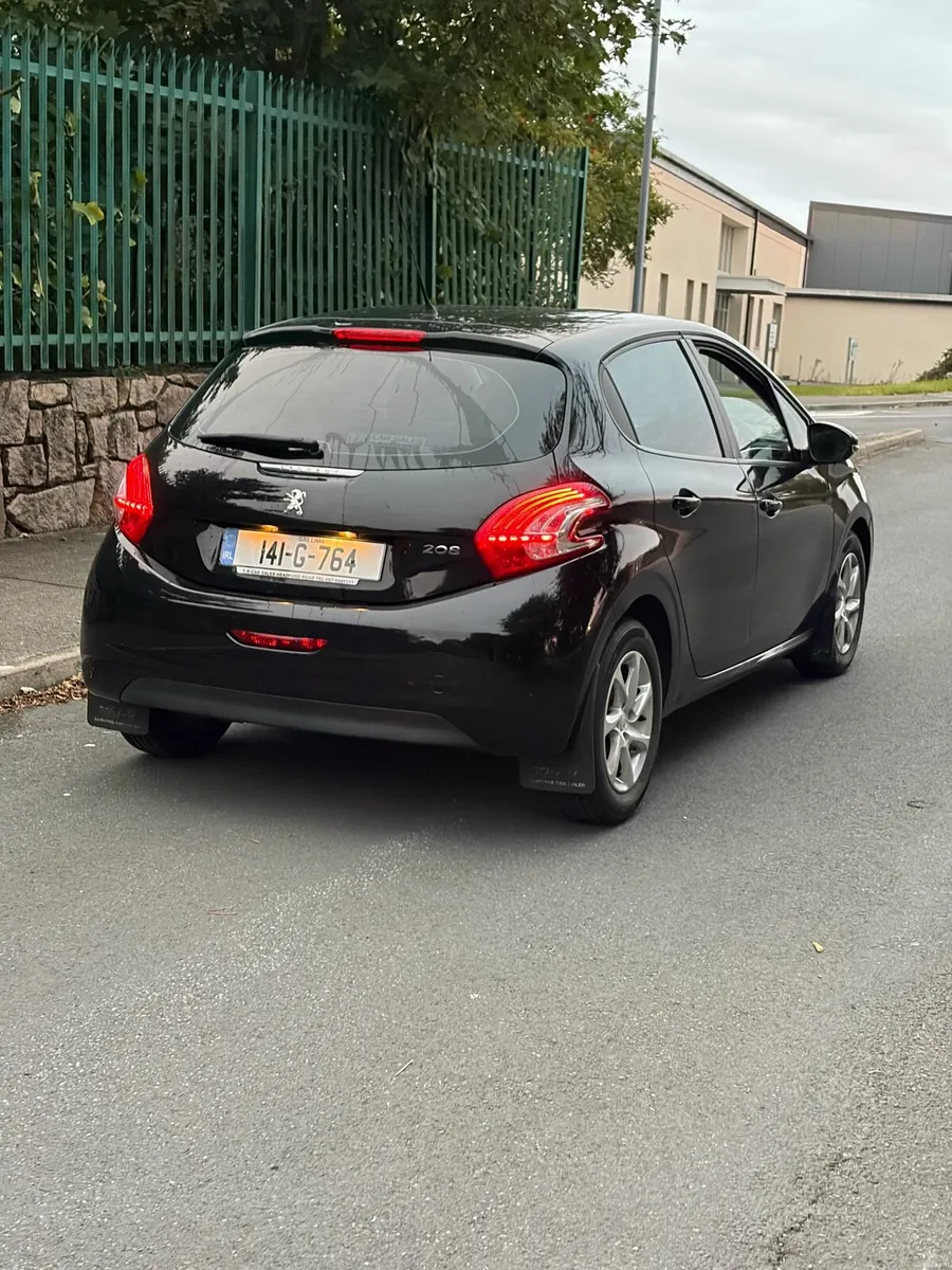 Peugeot 208 - Image 3