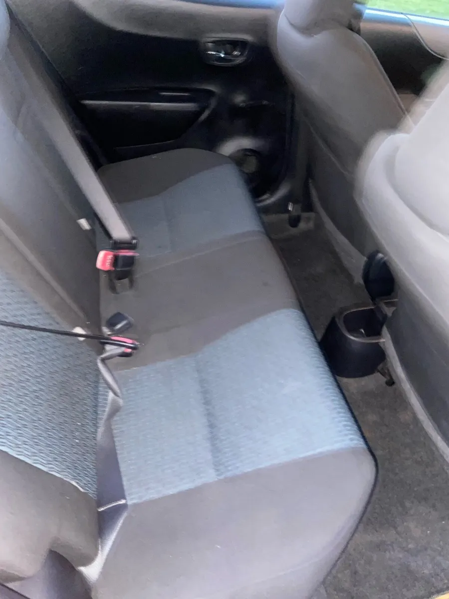 Toyota Yaris - Image 5