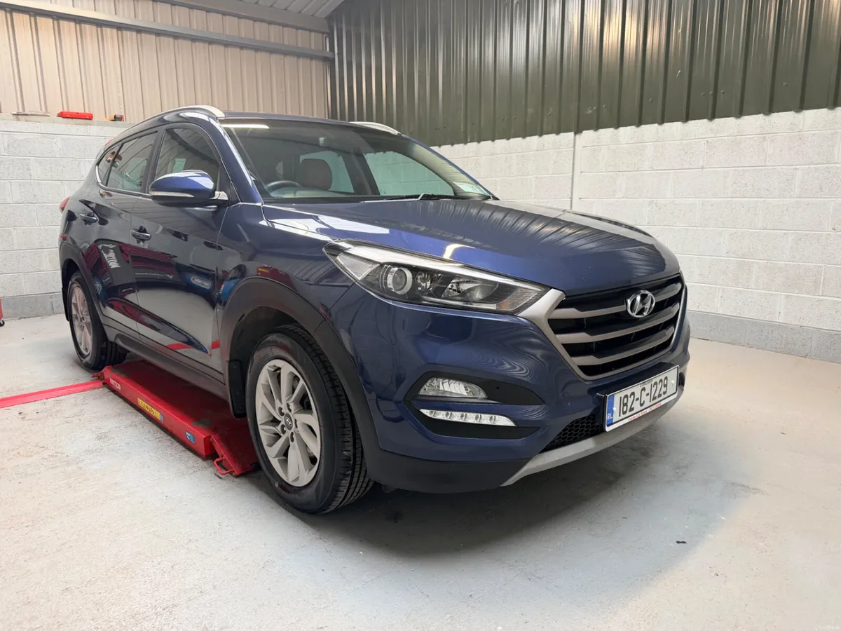 182 HYUNDAI TUCSON EXECUTIVE ! - Image 2