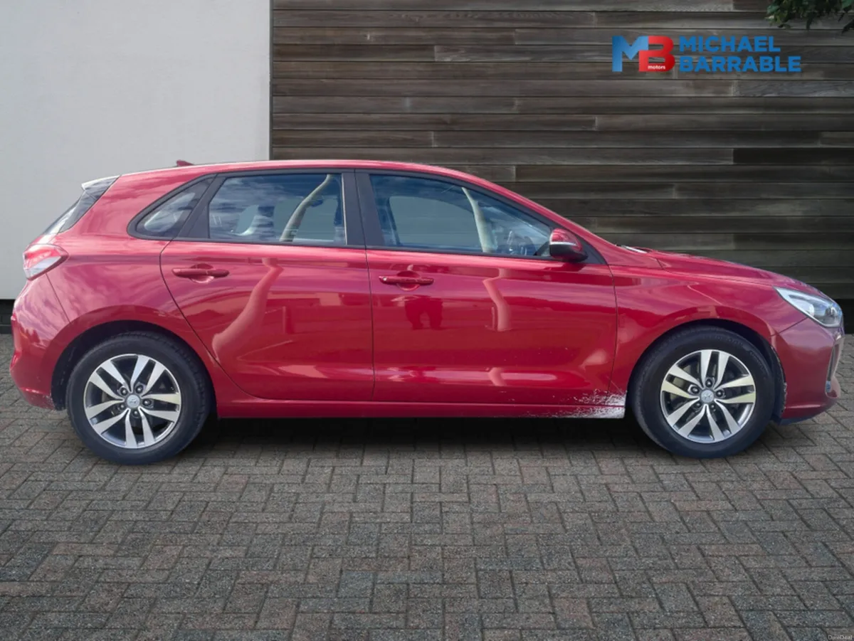 Hyundai i30 T-GDI SE 120PS 5DR - Image 4