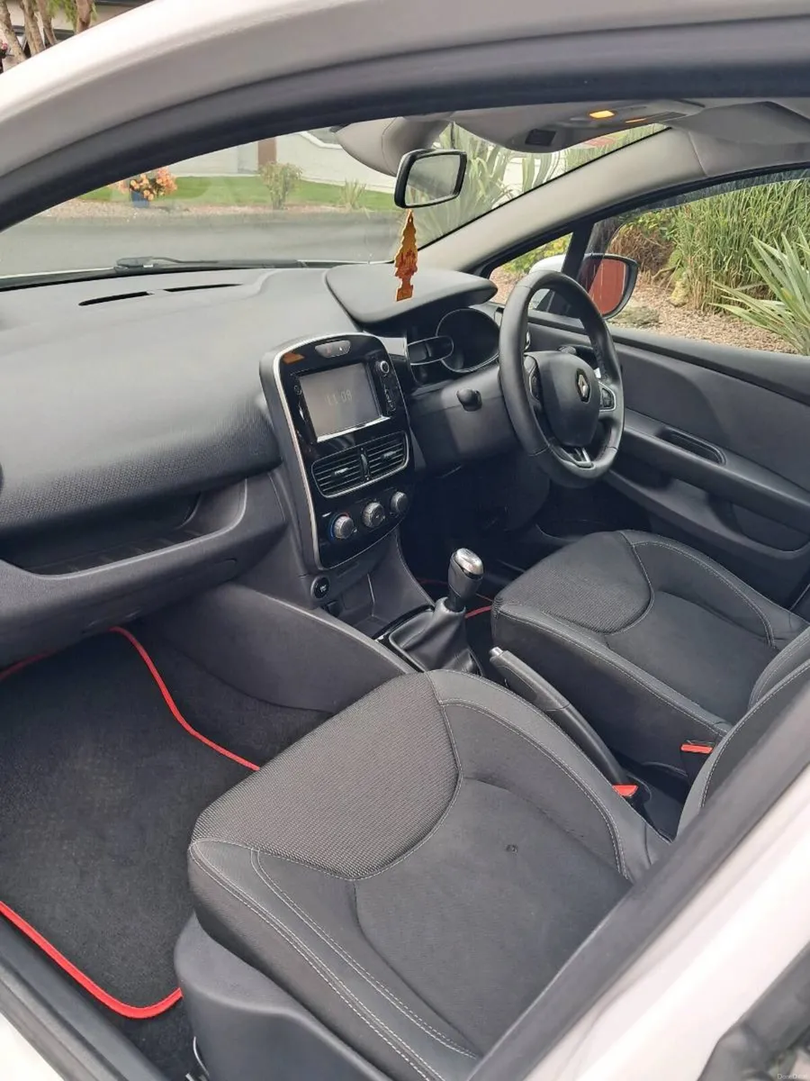 Renault Clio - Image 5