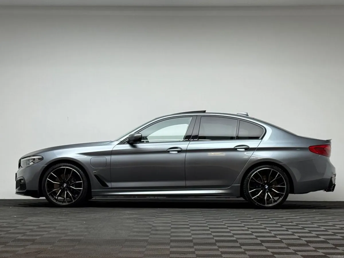 BMW 5-Series 530E M SPORT - Image 4