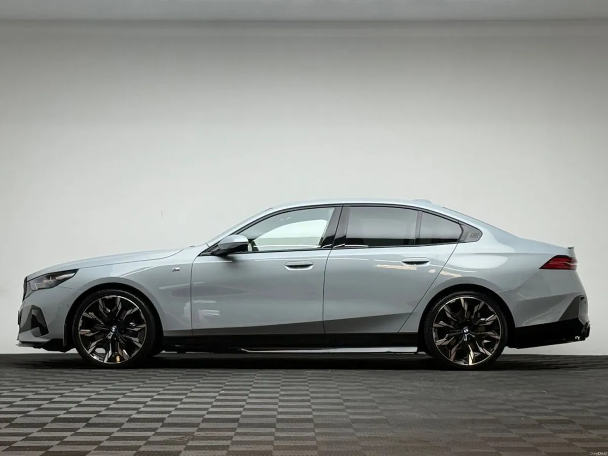 BMW i5 40 M SPORT EDRIVE - Image 4