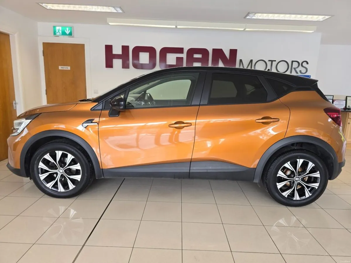 Renault Captur Limited Petrol * Best Spec * - Image 4