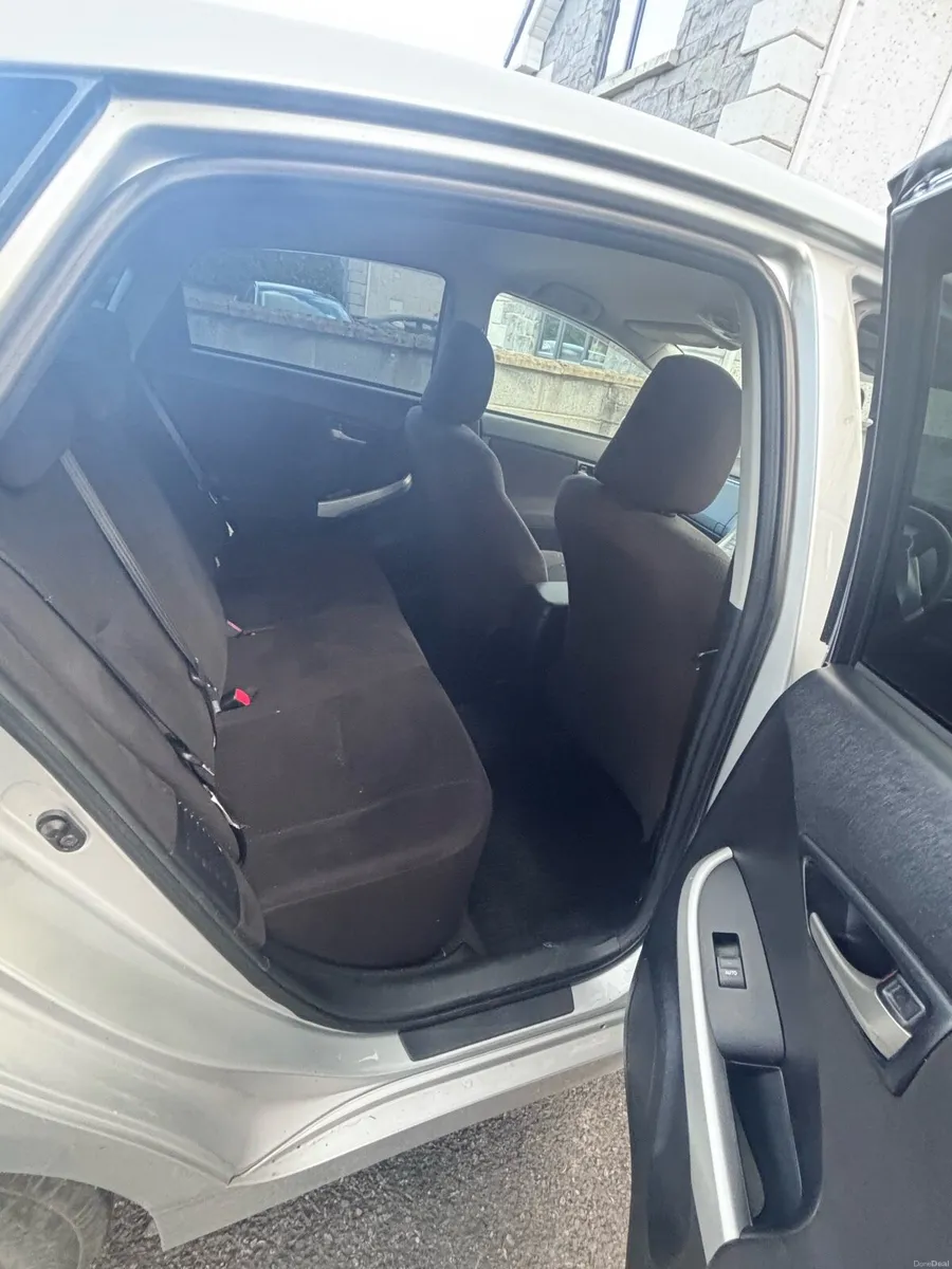 Toyota Prius 2015 - Image 6