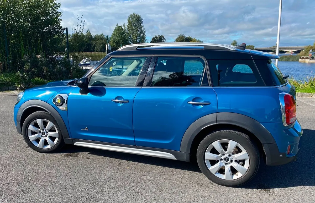 Mini Countryman - Image 2