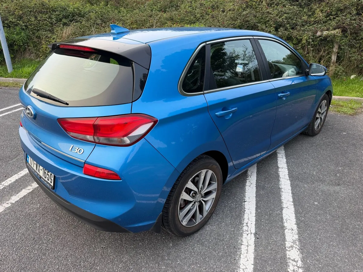 171 Hyundai i30 Deluxe plus 5DR - Image 3