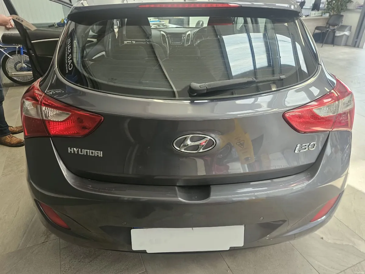 16 HYUNDAI i30 DELUXE  1.6 DIESEL - Image 5