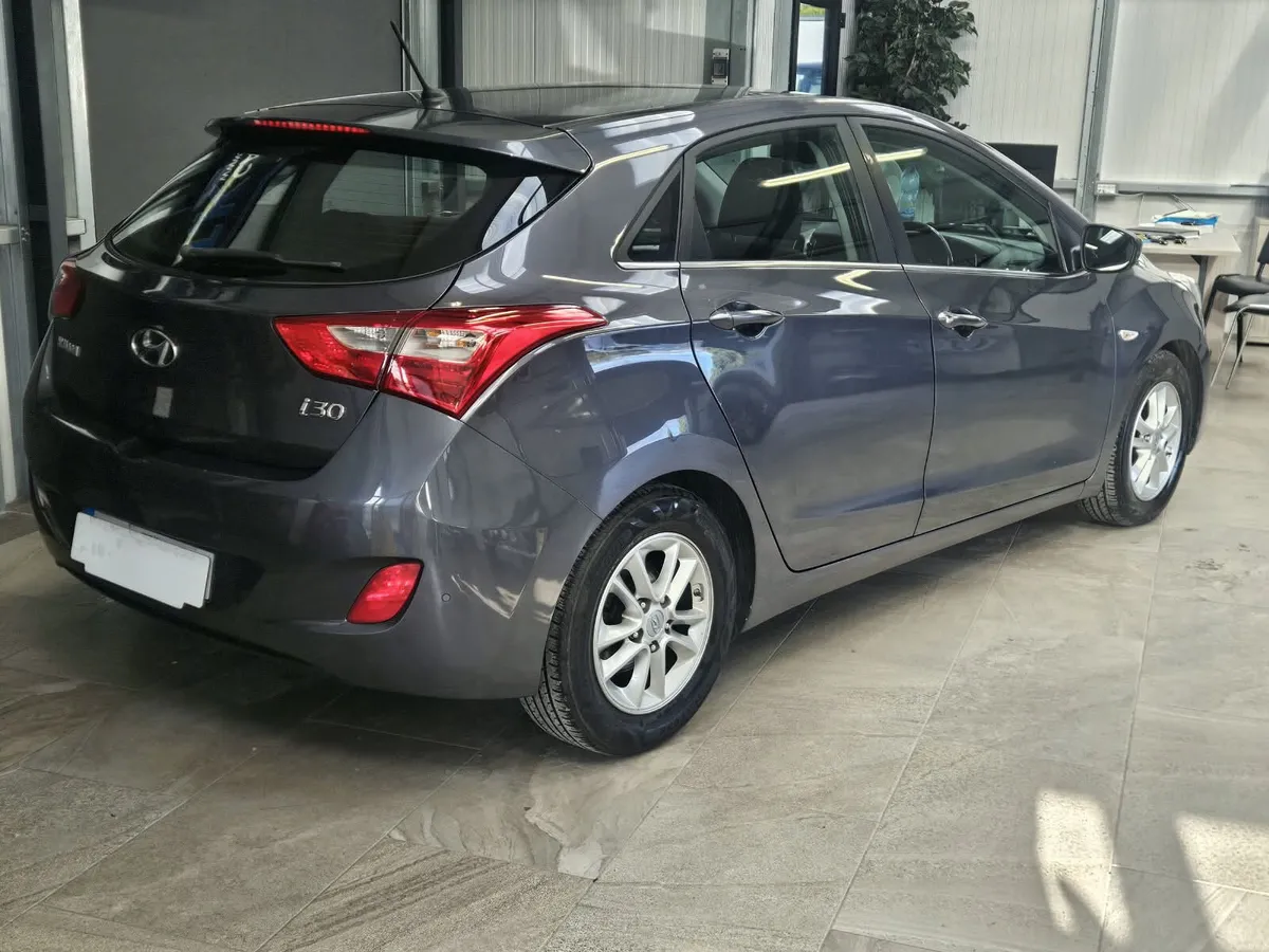 16 HYUNDAI i30 DELUXE  1.6 DIESEL - Image 2