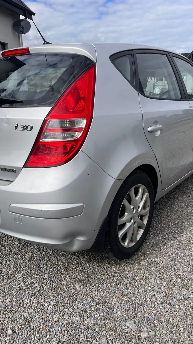 Silver Hyundai i30 2009 - Image 4