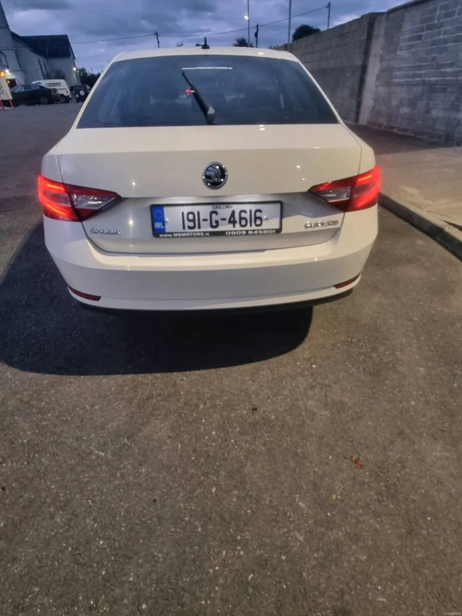 Car - Image 5