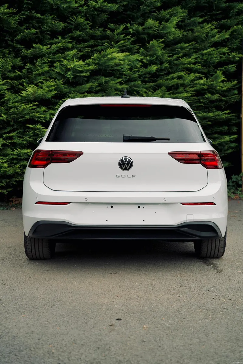 Volkswagen Golf Active Advance 2023| Premium Hatch - Image 4