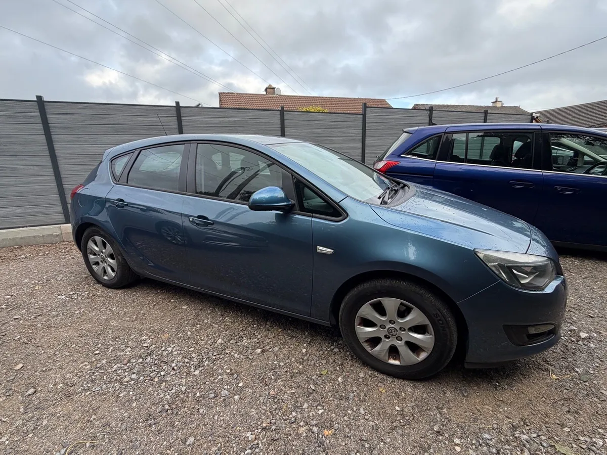 2015 Opel Astra, 111000 miles - Image 5