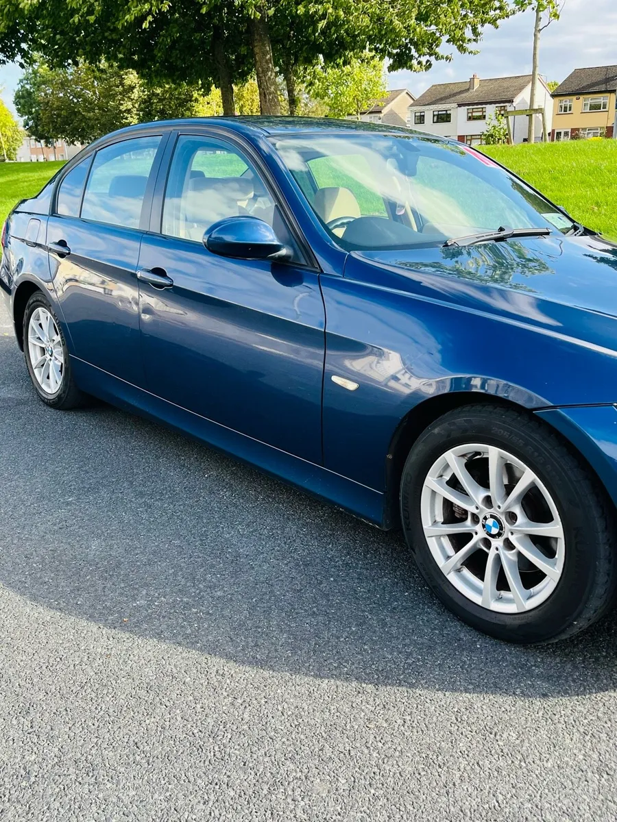 BMW 320 - Image 2