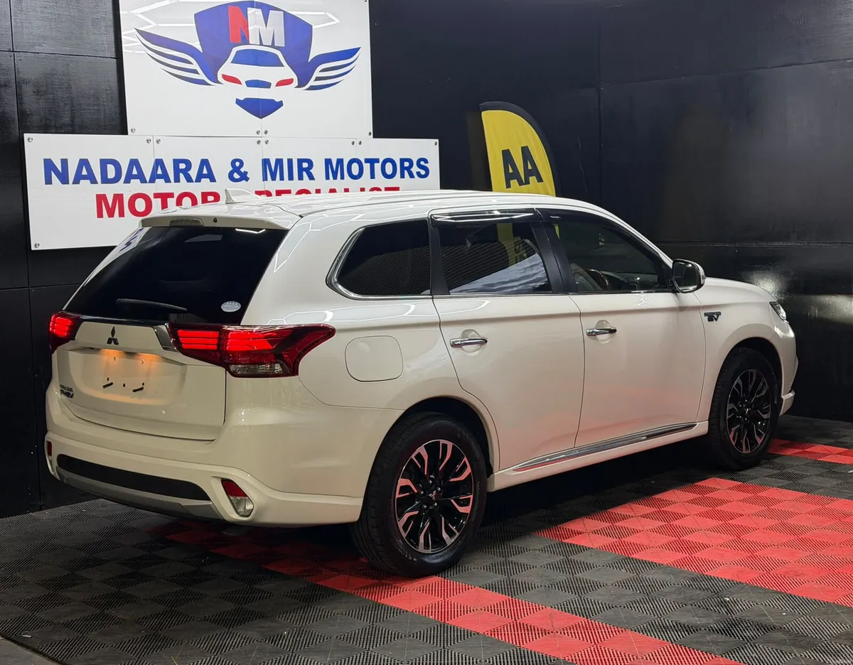 2016 MITSUBISHI OUTLANDER PHEV HYBRID PLUG IN AUTO - Image 6