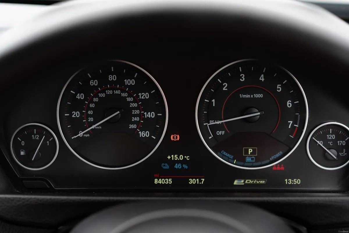 BMW 330e M Sport Shadow Edition (low miles) - Image 4