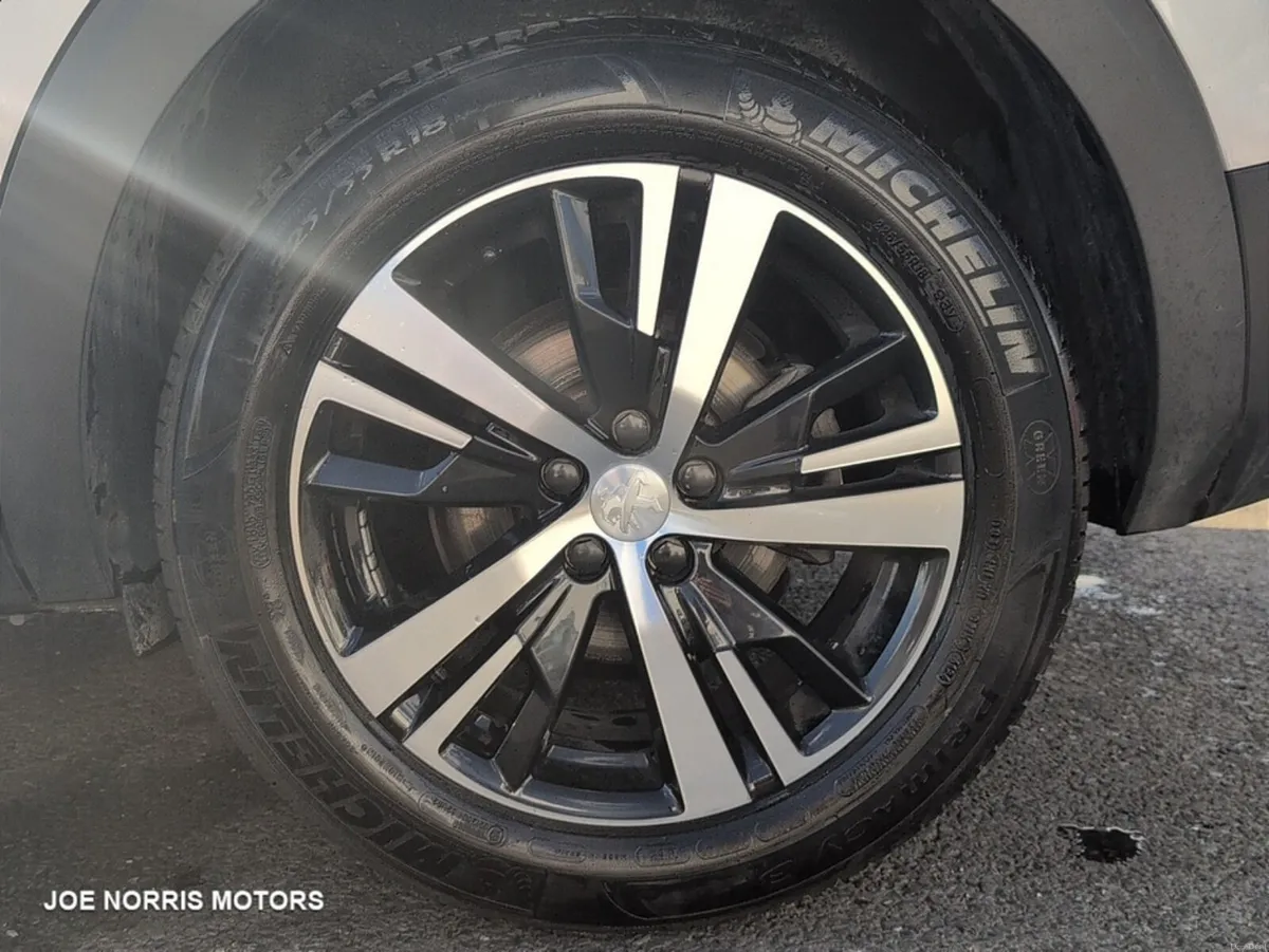 Peugeot 5008 GT 1.2 MHEV 136 EDCT 4DR - Image 5