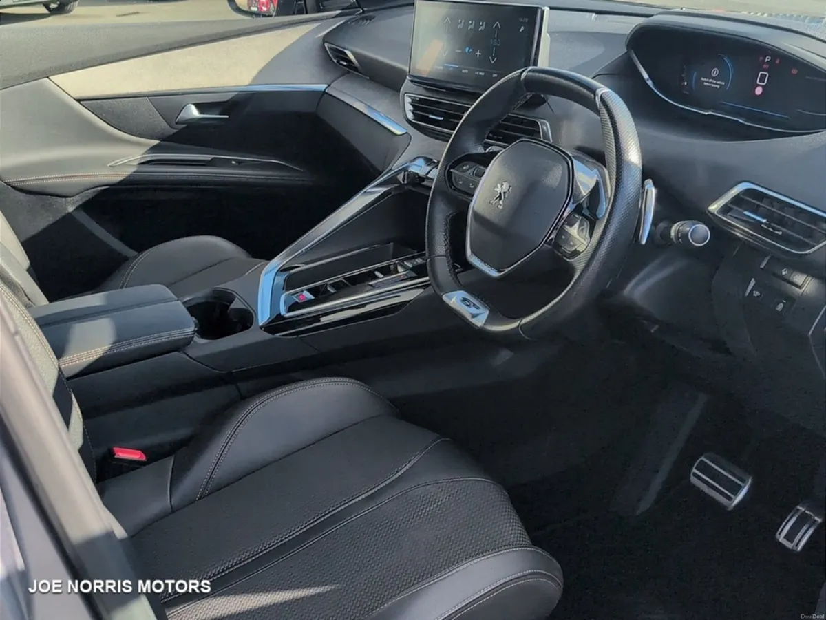 Peugeot 5008 GT 1.2 MHEV 136 EDCT 4DR - Image 6
