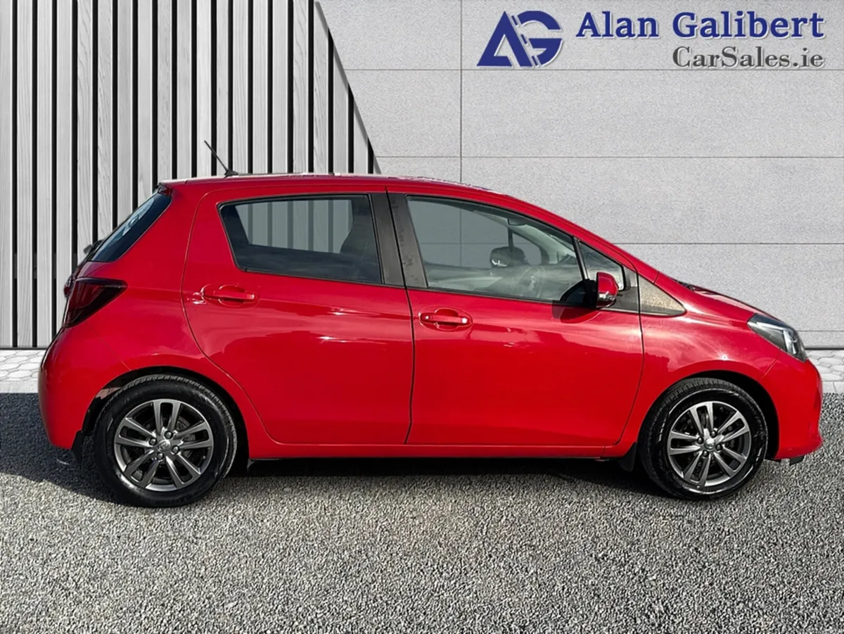 Toyota Yaris 1.0 LUNA - Image 3