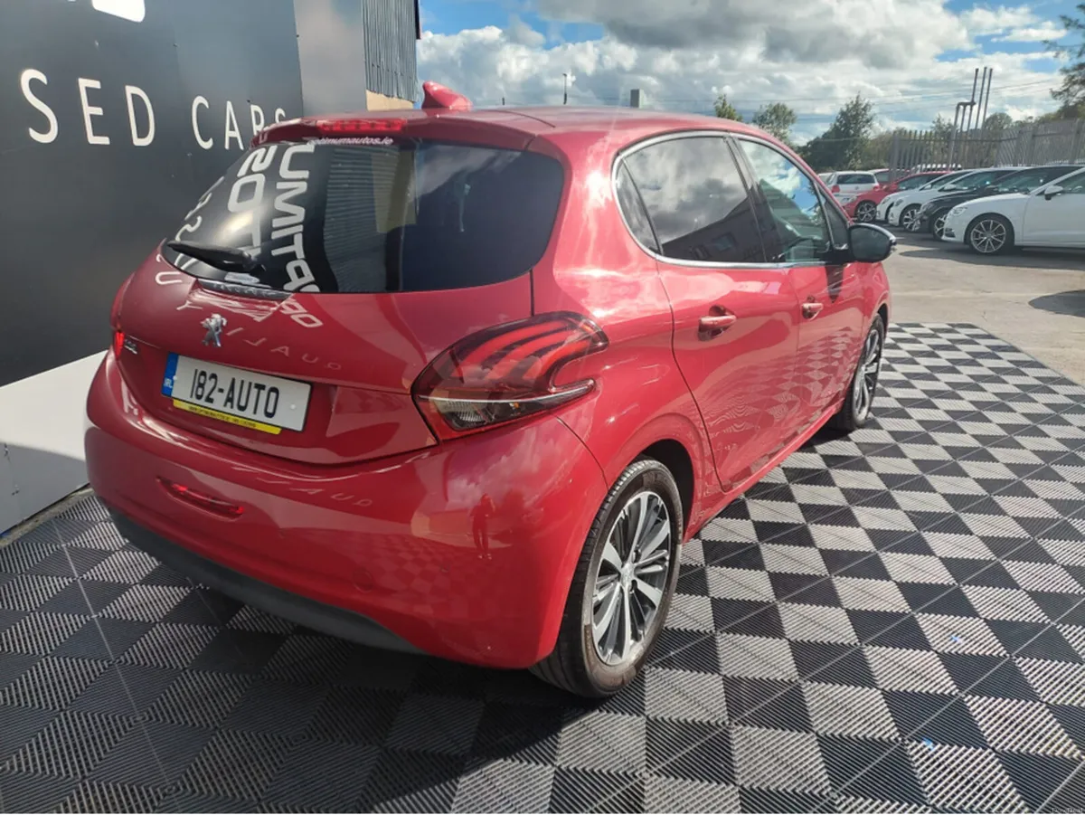 Peugeot 208 Peugeot 208, 1.2 petrol, auto, alloys, - Image 5