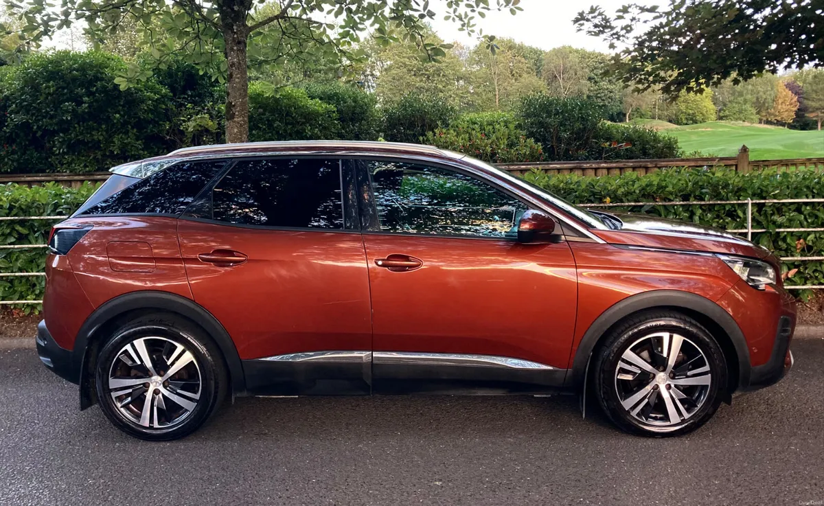 Peugeot 3008 SUV1.6 BlueHDi Allure Deluxe Edition - Image 6