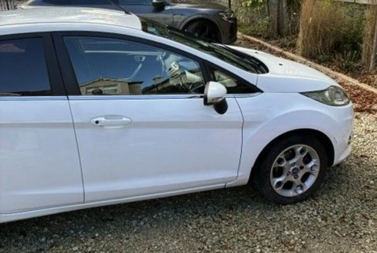 Ford Fiesta Zetec 1.25L 2012 NCT till October 2027 - Image 4