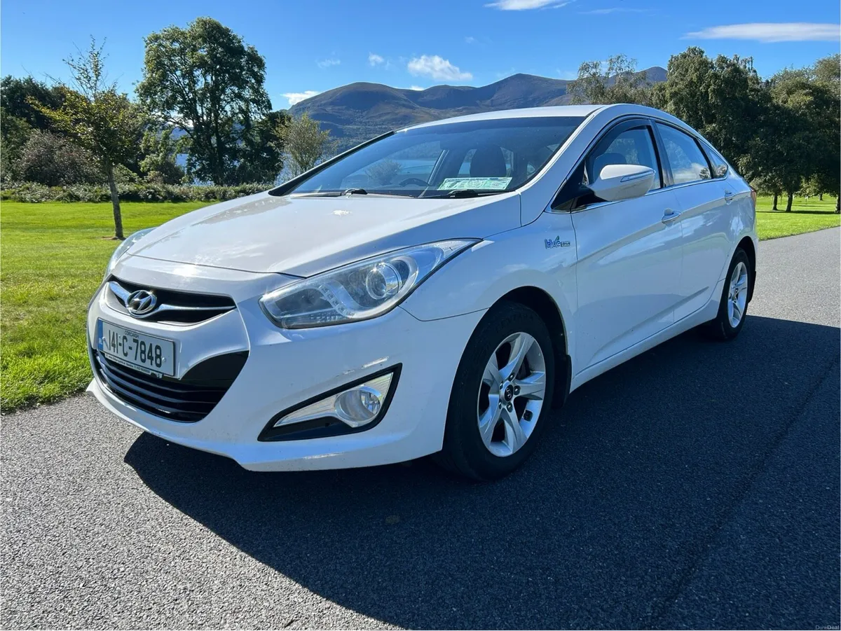 2014 Hyundai I40.. Long NCT & Just Serviced - Image 2