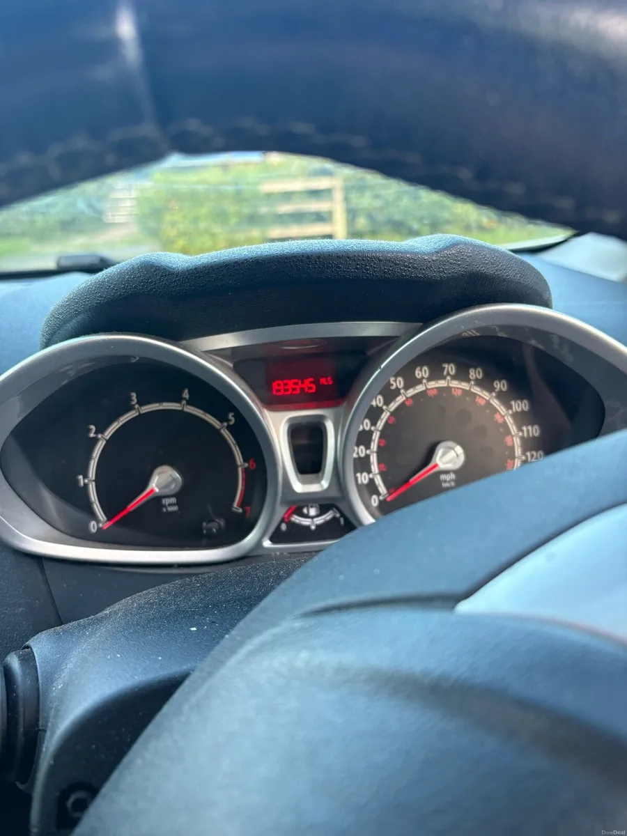 Ford Fiesta - Image 5