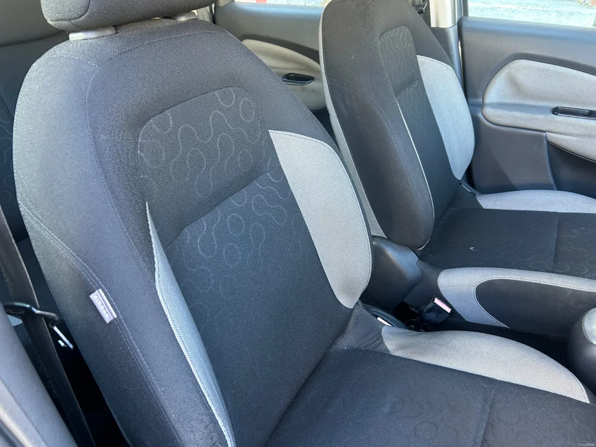 2010Citroen C3.. Rare car with only 92,000 miles - Image 6