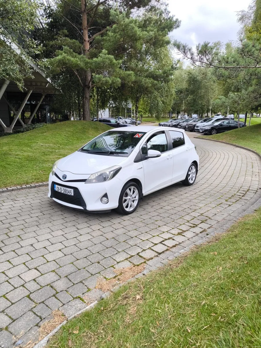 2013 Toyota Yaris Hybrid Automatic | Push Start - Image 3