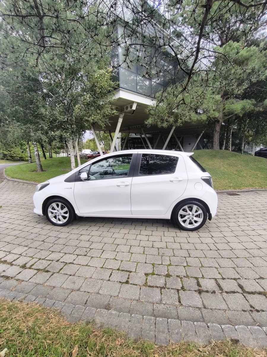 2013 Toyota Yaris Hybrid Automatic | Push Start - Image 5