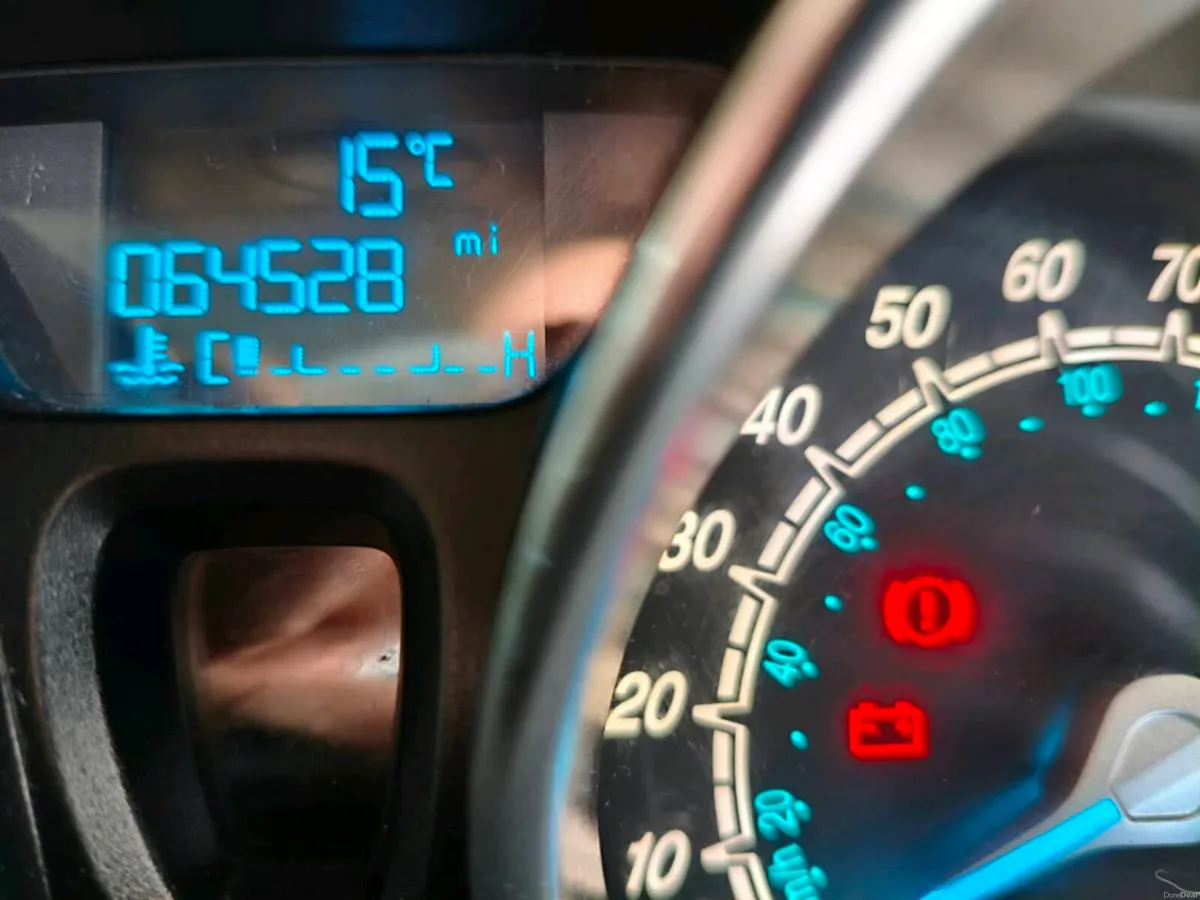 Ford fiesta - Image 6