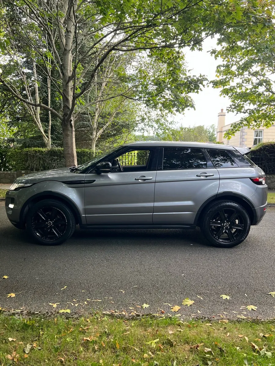 Range Rover Evoque 2.2 (NEW NCT) (HIGH SPEC) - Image 2