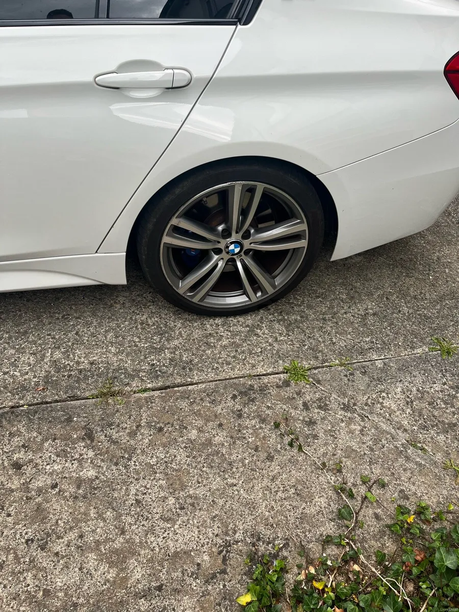 2017 BMW 330e M Sport - Image 5