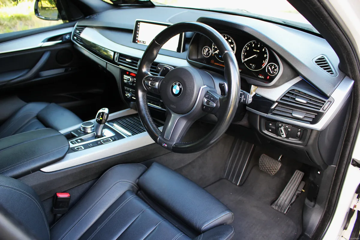 BMW X5 XDrive 40E M-SPORT PLUS/F.S.H./ONLY 88Kkms - Image 4