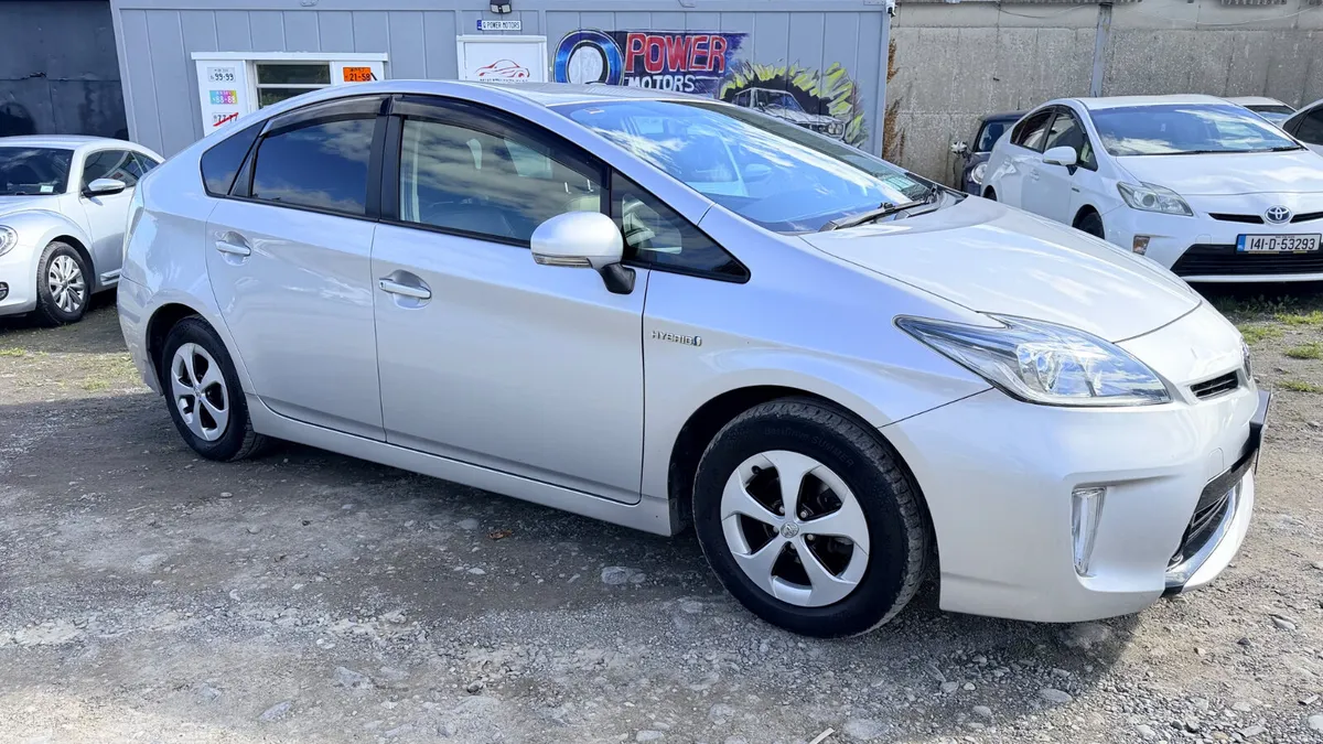 Toyota Prius 2015 hybrid - Image 6