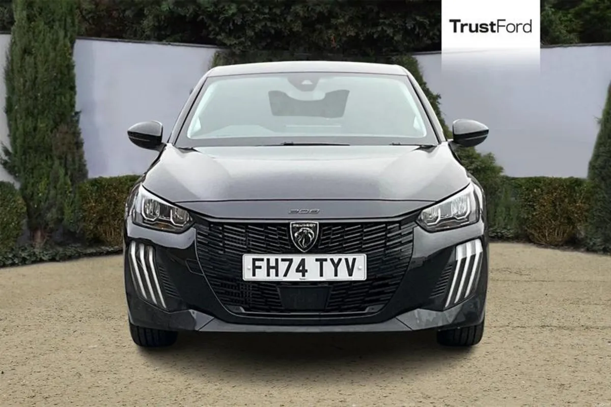 Peugeot 208 1.2 PureTech 100 Allure 5dr - Image 6