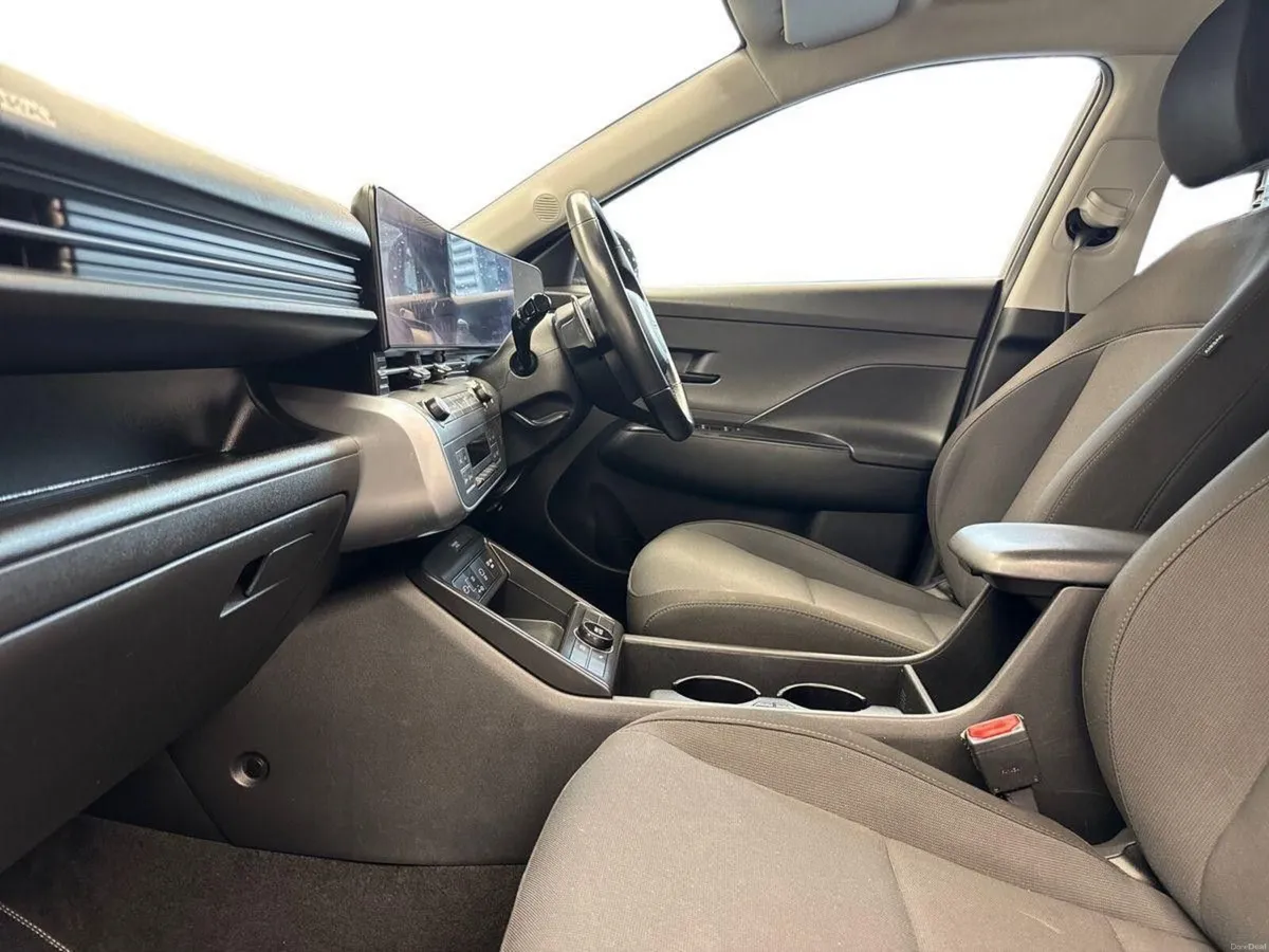 Hyundai KONA 1.6 HYBRID SIGNATURE *AUTO* €90 PER W - Image 2