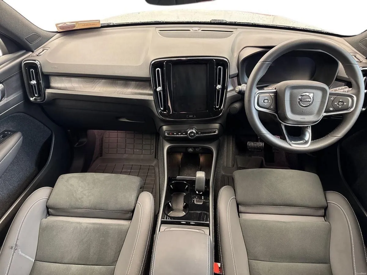 Volvo XC40 PLUS *WARRANTY 2029* €130 PER WEEK - Image 6