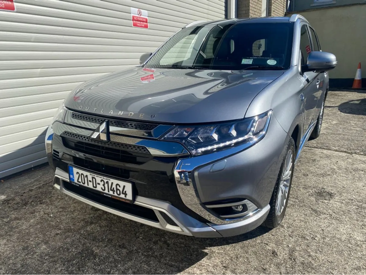 Mitsubishi Outlander 2.4 EXCEED PHEV @ Waltons Gar - Image 5