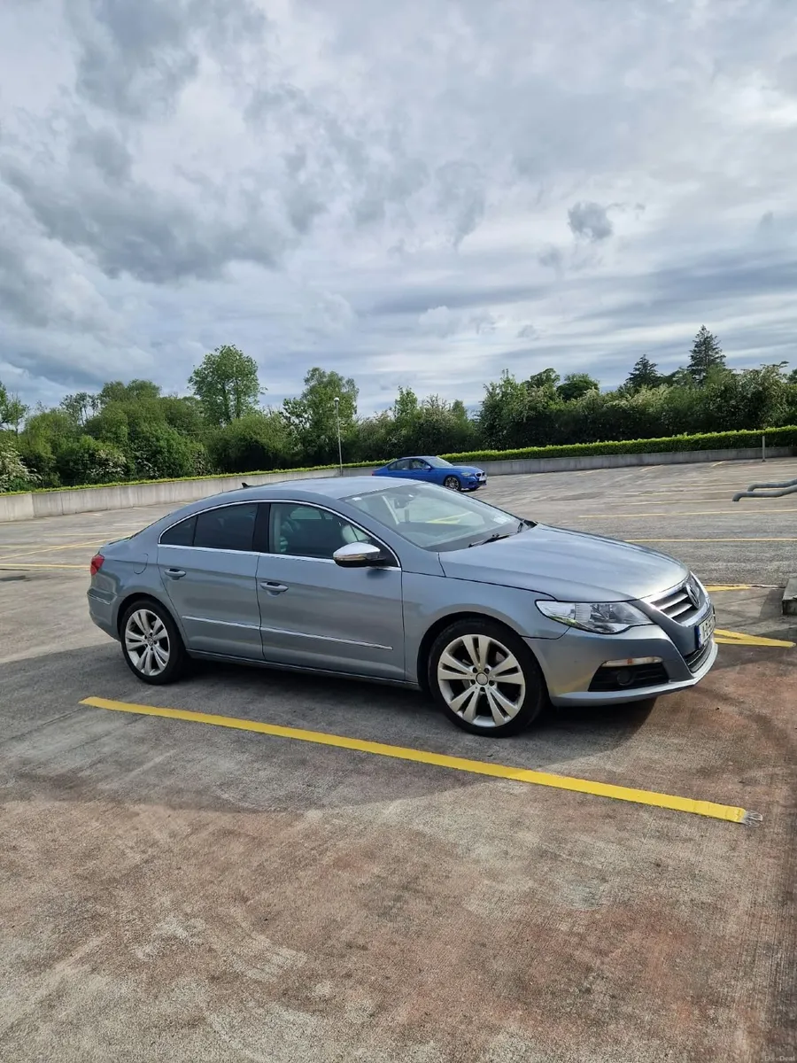 Automatic Volkswagen Passat 2011 - Image 6